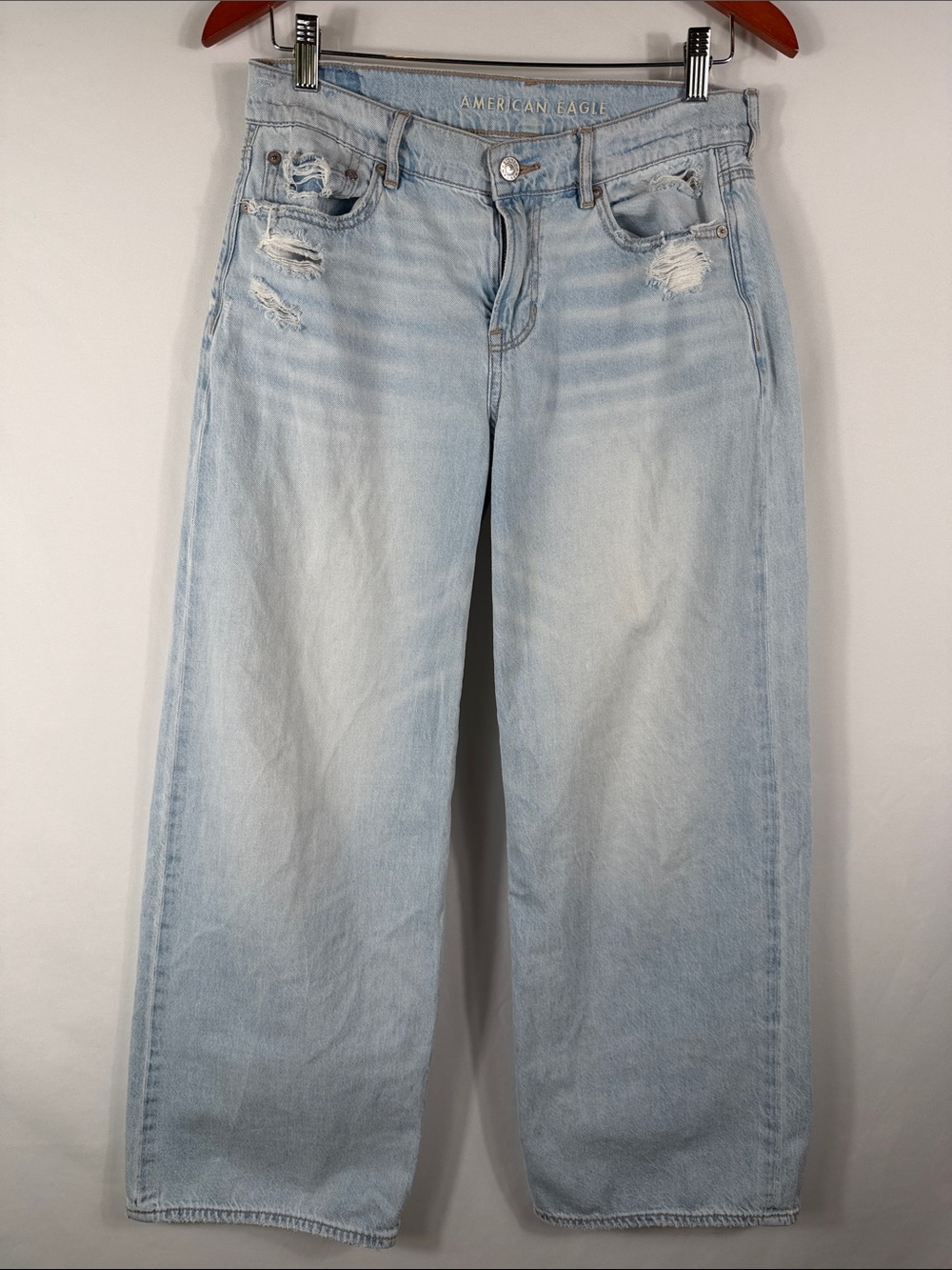 American Eagle Outfitters Low Rise Skater Jean Distressed Wide Leg Size 4 Short